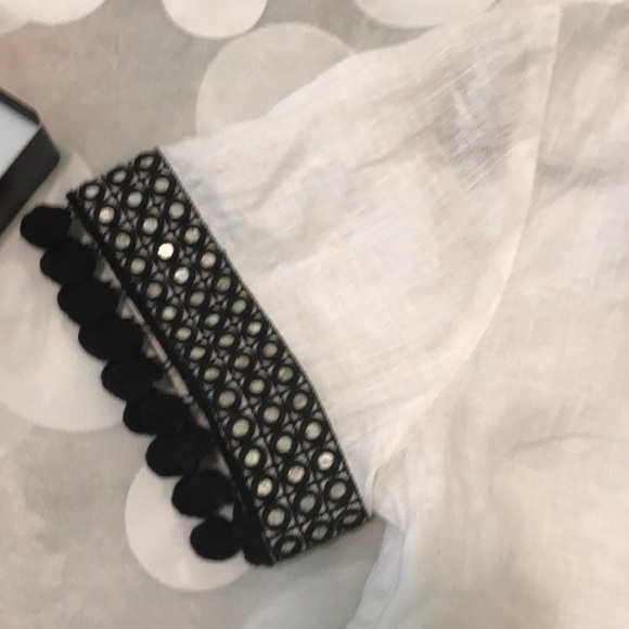 J.Crew top size 4 white linen with beautiful black stitch detail - Picture 6 of 7